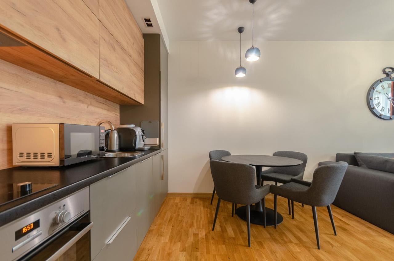Petrovdom 408-467-471-277-377 In Central Park Cozy Apartments Kyiv Exterior photo
