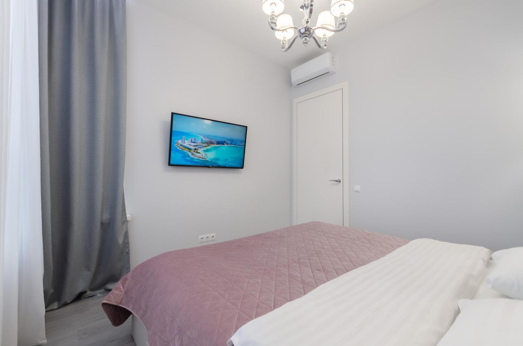 Petrovdom 408-467-471-277-377 In Central Park Cozy Apartments Kyiv Exterior photo